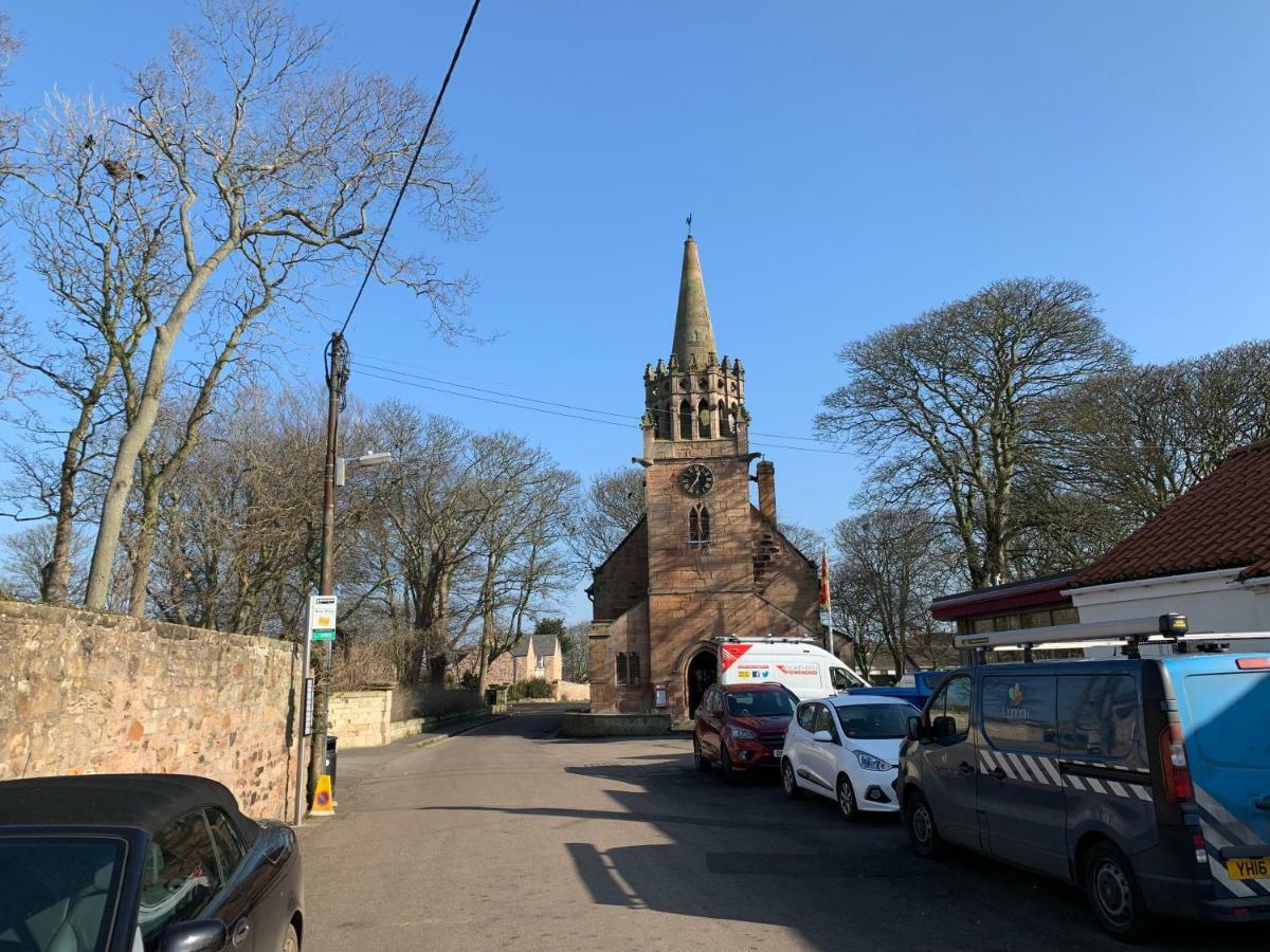 Church View / The Craster Arms In Beadnell Lejlighed Eksteriør billede